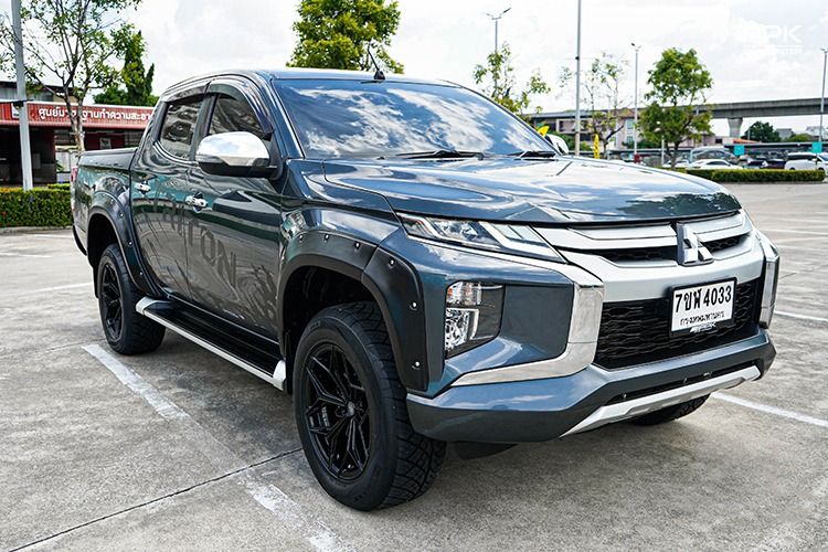 Mitsubishi Triton 2020 2.4 GLS Plus Pickup ดีเซล ไม่ติดแก๊ส เกียร์ธรรมดา ดำ รูปที่ 3