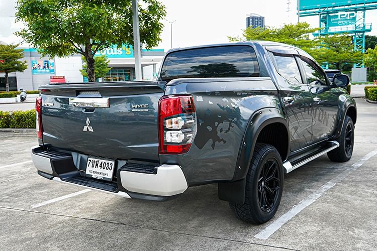 Mitsubishi Triton 2020 2.4 GLS Plus Pickup ดีเซล ไม่ติดแก๊ส เกียร์ธรรมดา ดำ รูปที่ 4