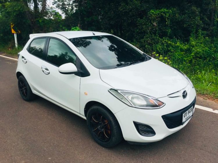 Mazda Mazda 2 2010 1.5 Sports Spirit Sedan เบนซิน ไม่ติดแก๊ส เกียร์ธรรมดา ขาว
