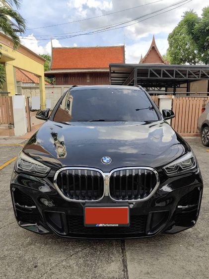 รถ BMW X1 2.0 sDrive20d M Sport สี ดำ