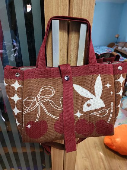 Playboy กระเป้าผ้าไหมพรม ลายเชอร์รี่