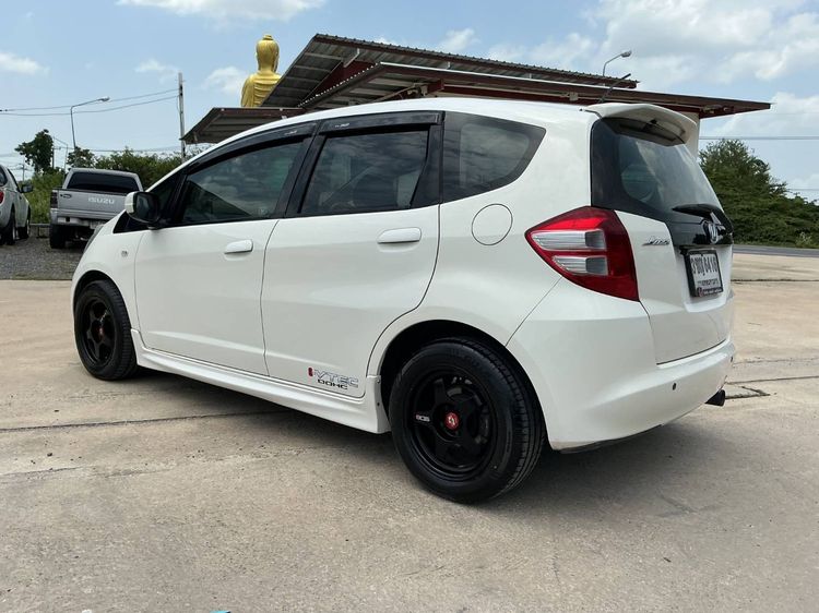 Honda Jazz 2009 1.5 RS i-VTEC Sedan เบนซิน เกียร์อัตโนมัติ ขาว รูปที่ 4