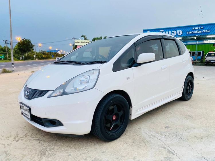 Honda Jazz 2009 1.5 RS i-VTEC Sedan เบนซิน เกียร์อัตโนมัติ ขาว รูปที่ 2