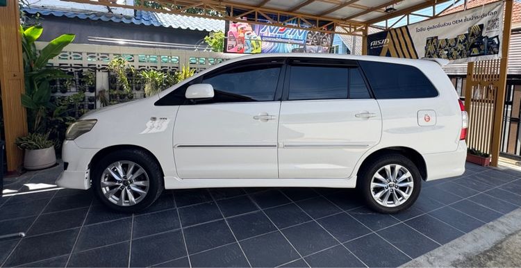 Toyota Innova 2012 2.0 G Utility-car เบนซิน LPG เกียร์อัตโนมัติ ขาว รูปที่ 4