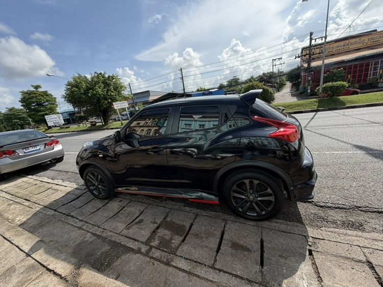 รถ Nissan Juke 1.6 V สี ดำ