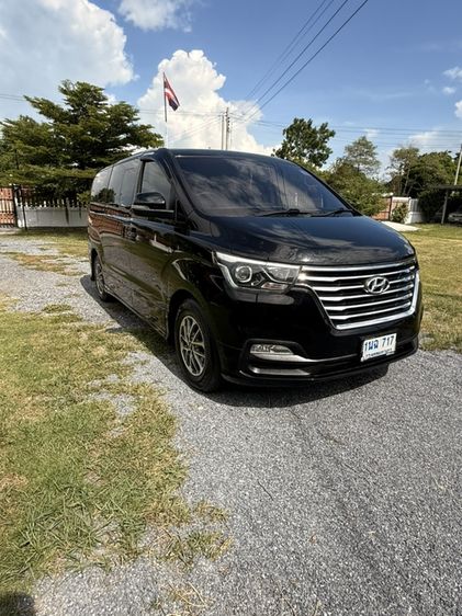 Hyundai H-1  2018 2.5 Elite NS Van ดีเซล เกียร์อัตโนมัติ ดำ รูปที่ 2