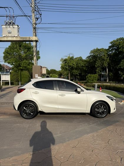 Mazda Mazda 2 2017 1.3 Skyactiv-G Sedan เบนซิน ไม่ติดแก๊ส เกียร์อัตโนมัติ ขาว รูปที่ 2