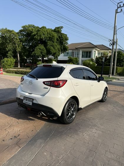 Mazda Mazda 2 2017 1.3 Skyactiv-G Sedan เบนซิน ไม่ติดแก๊ส เกียร์อัตโนมัติ ขาว รูปที่ 3