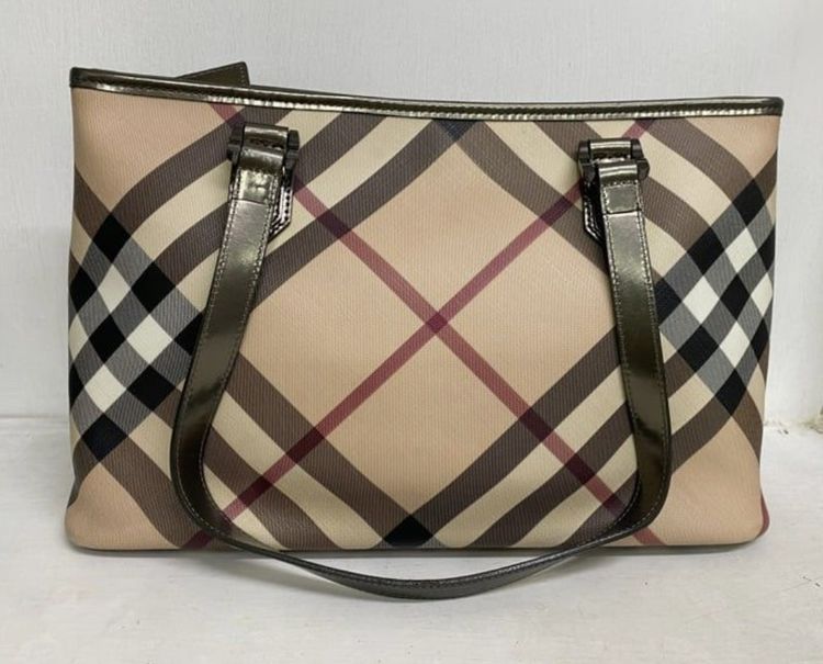 กระเป๋าสะพาย Burberry