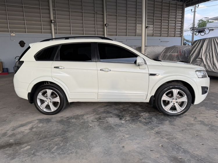 รถ Chevrolet Captiva 2.4 LSX สี ขาว