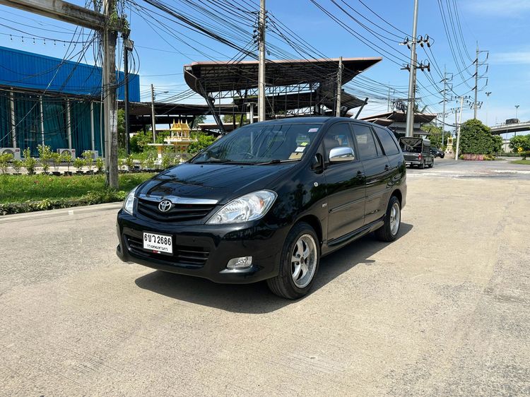 รถ Toyota Innova 2.0 G สี ดำ
