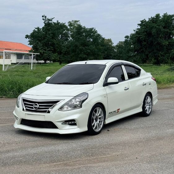 รถ Nissan Almera 1.2 E Sportech สี ขาว