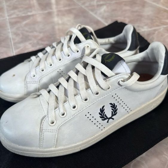 รองเท้า fred perry ส่งฟรี
