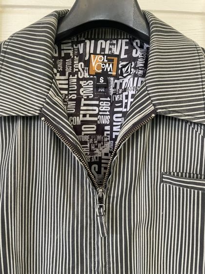 เสื้อแจ็คเก็ตลายทาง Volcom Naylor Stone (S อก-40) มือสอง รูปที่ 4