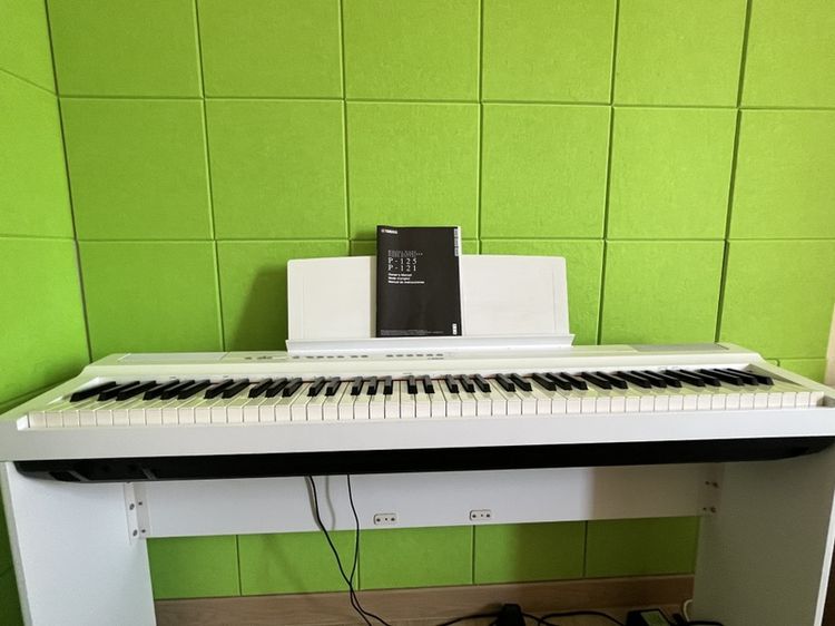 คีย์บอร์ดคุณภาพสูง เปียโนไฟฟ้า สภาพใหม่ YAMAHA P125