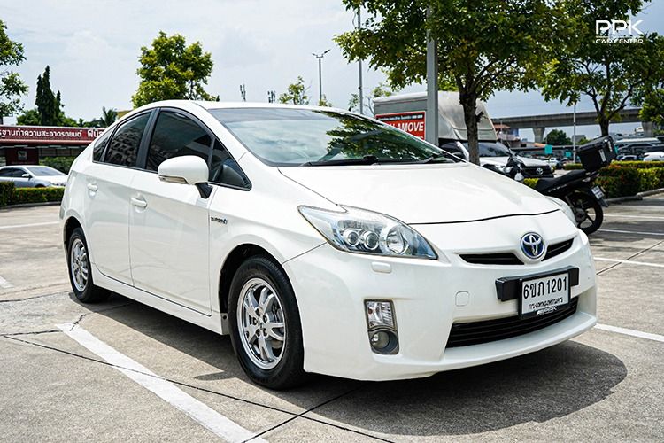 Toyota Prius 2011 1.8 Hybrid Top Grade Sedan เบนซิน ไม่ติดแก๊ส เกียร์อัตโนมัติ ขาว รูปที่ 3