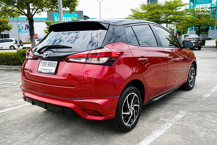 Toyota Yaris 2021 1.2 Sport Premium Sedan เบนซิน ไม่ติดแก๊ส เกียร์อัตโนมัติ แดง รูปที่ 4