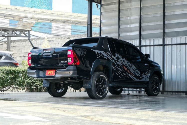 Toyota Hilux Revo 2023 2.4 Prerunner G Rocco Pickup ดีเซล ไม่ติดแก๊ส เกียร์อัตโนมัติ ดำ รูปที่ 4