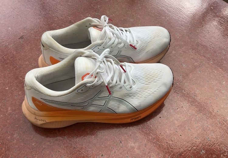รองเท้าวิ่ง ASICS Gel-Kayano 30 สีขาว-ส้ม มือสอง สภาพดี