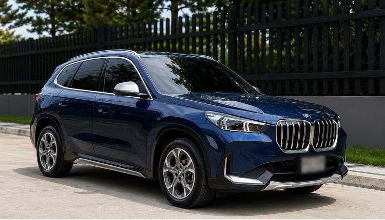รถ BMW X1 2.0 sDrive20d xLine สี น้ำเงิน