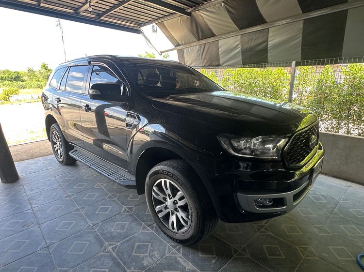 รถ Ford Everest 2.2 Titanium สี ดำ
