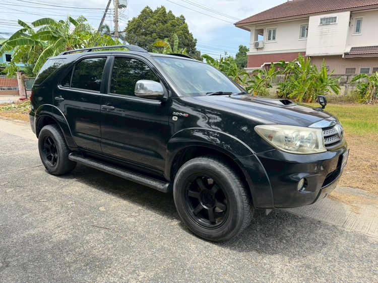 Toyota Fortuner 2009 3.0 V Utility-car ดีเซล ไม่ติดแก๊ส เกียร์อัตโนมัติ ดำ รูปที่ 2