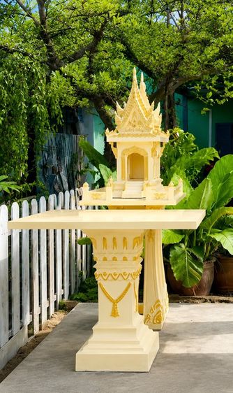 ศาลเจ้าที่ศาลตายายทรงไทย ขนาดเล็ก สีครีม-ทอง ขนาดกะทัดรัด ประหยัดพื้นที่