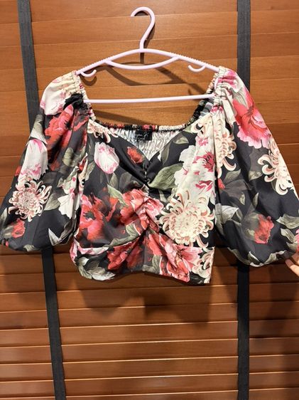 เสื้อครอป ลายดอก