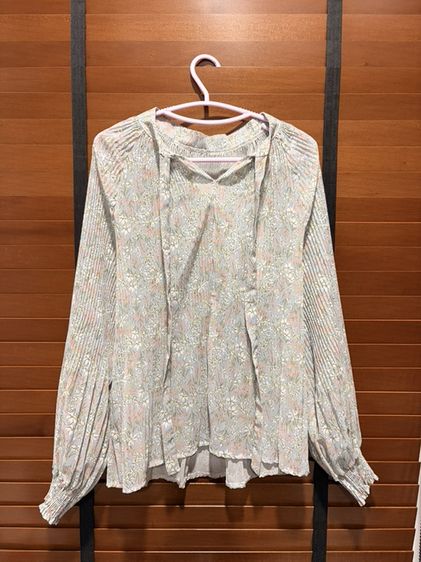 เสื้อลายดอกสีฟ้า อกได้ถึง44
