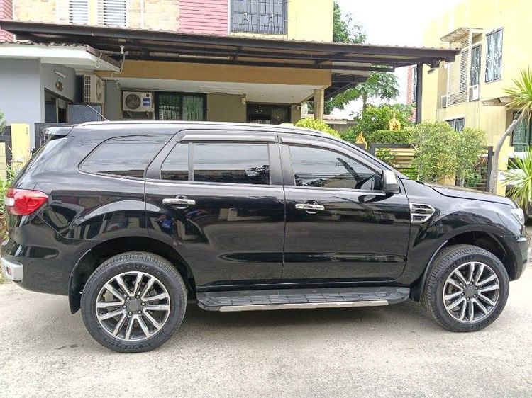 รถ Ford Everest 2.0 Titanium Plus 4WD สี ดำ