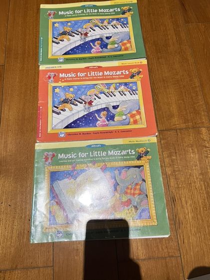 อื่นๆ หนังสือเรียนเปียโนเด็กเล็ก ให้ฟรี Music for little Mozarts 3 เล่ม