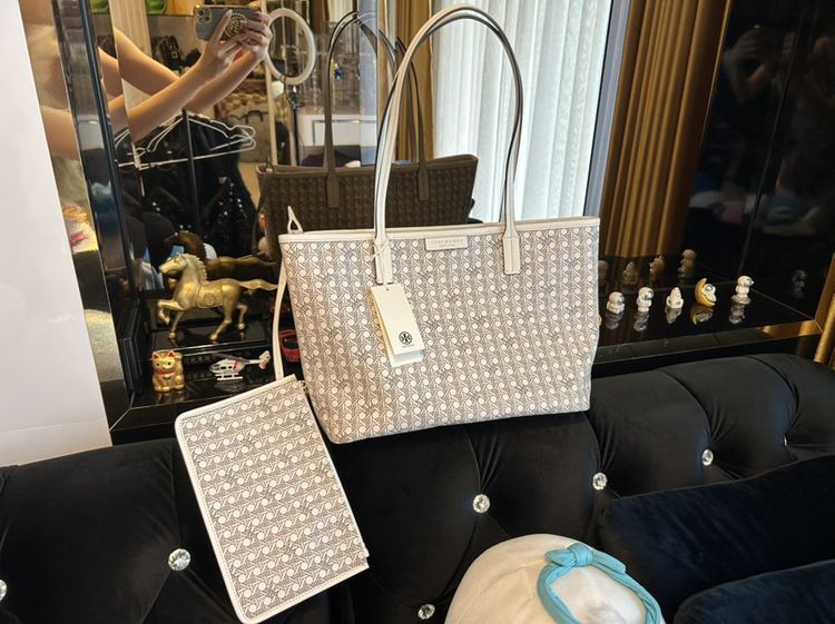 หนังแท้ หญิง ขาว NEW!!! TORY BURCH ของแท้ ของใหม่!!! ป้ายห้อย