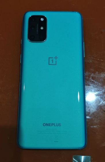 256 GB OnePlus 8T 5G (12GB RAM / 256GB) – Cheap Backup / Gaming Phone (1,800 THB)