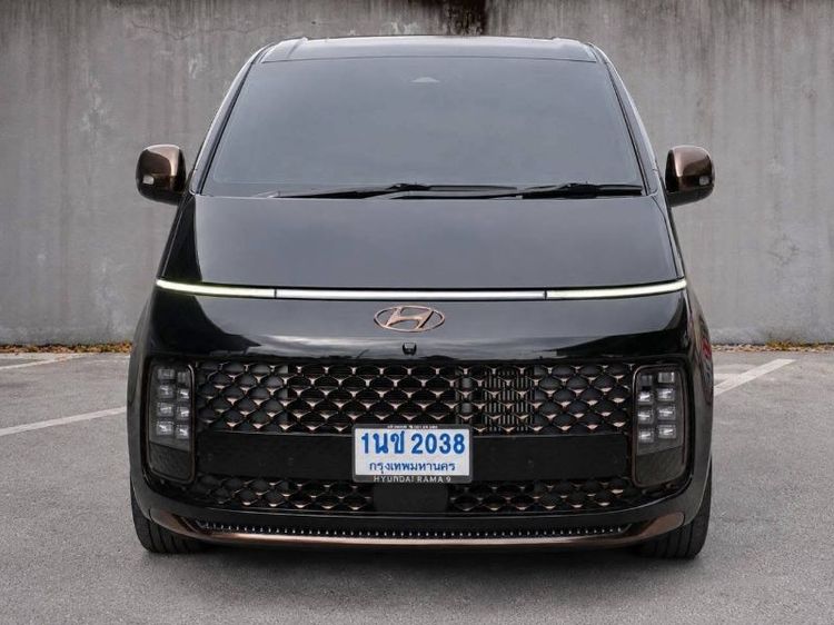 Hyundai Staria 2024 2.2 Premium with sunroof Van ดีเซล ไม่ติดแก๊ส เกียร์อัตโนมัติ ดำ รูปที่ 2