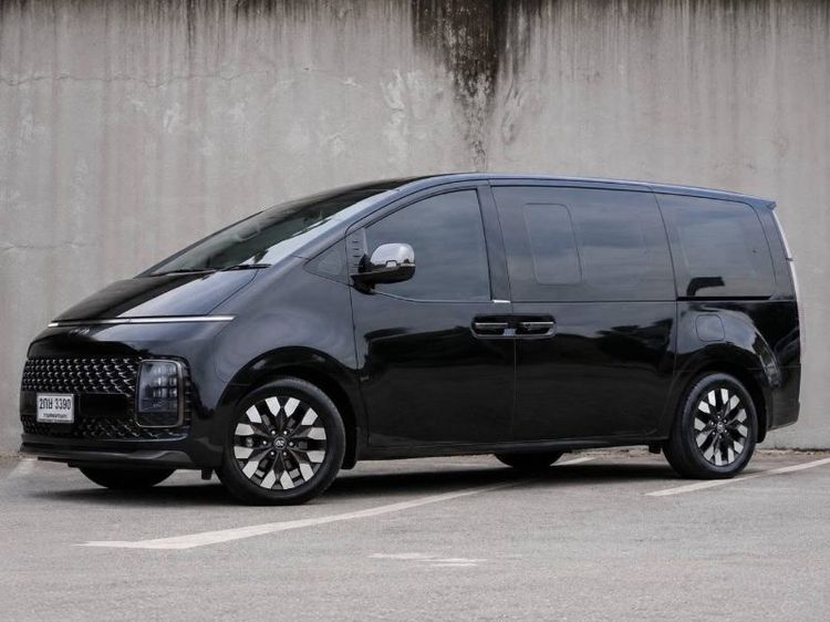 Hyundai Staria 2024 2.2 Premium with sunroof Van ดีเซล ไม่ติดแก๊ส เกียร์อัตโนมัติ ดำ รูปที่ 4