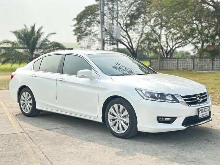 รถ Honda Accord 2.0 EL สี ขาว