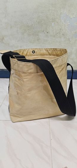 กระเป๋า Gap ทําจากวัสดุรีไซเคิล(Upcycled) รูปที่ 2