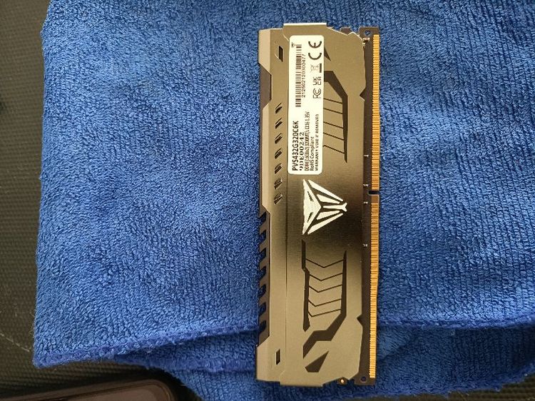 ที่เก็บข้อมูลและเมมโมรี่การ์ด Ram ddr4 16gbx2(3200MT)