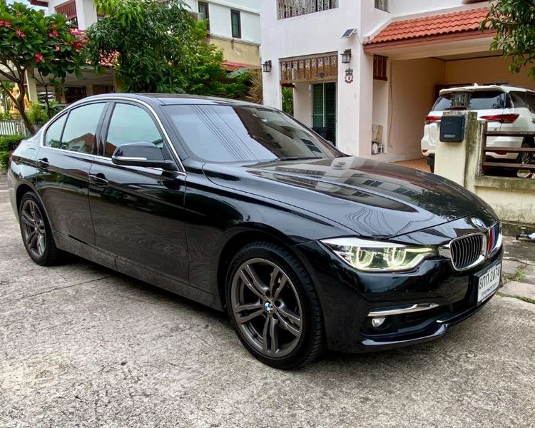 BMW Series 3 2018 320d Sedan ดีเซล เกียร์อัตโนมัติ ดำ รูปที่ 2