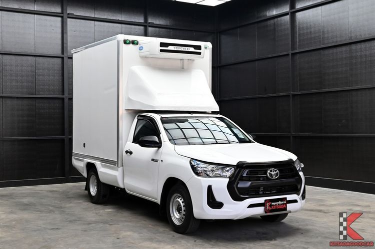 รถ Toyota Hilux Revo 2.4 Entry สี ขาว