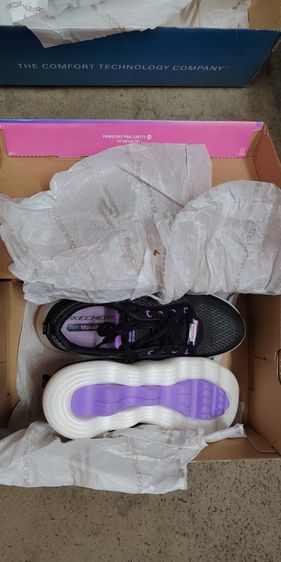 รองเท้าวิ่ง Skechers ดำ รองเท้าSCHECHERของใหม่ ของแท้100เปอร์เซ็น ผู้หญิง 2 คู่ เบอร์ 6 ขาย 1000 บาท งดต่อรอง