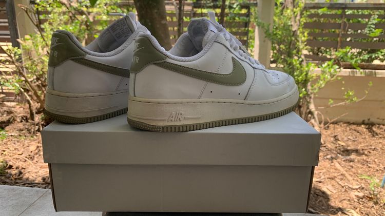รองเท้าผ้าใบ หนัง PU UK 9 | EU 43 1/3 | US 9.5 ขาว Nike Air Force 1 '07