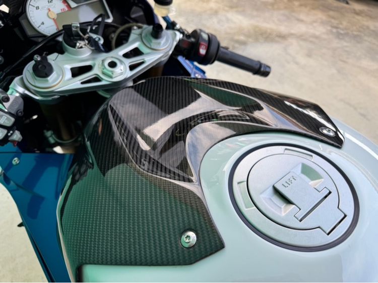 BMW S1000RR สีไตร ปี15จด16 วิ่ง6,000โล รถมือเดียว  รูปที่ 17