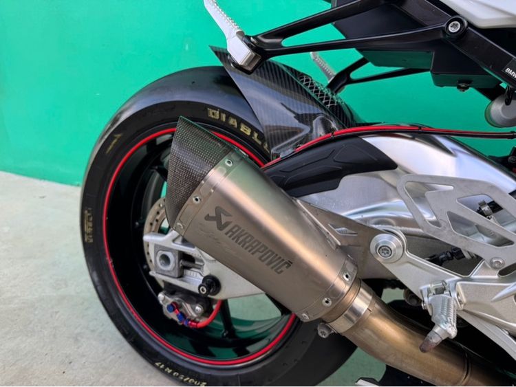 BMW S1000RR สีไตร ปี15จด16 วิ่ง6,000โล รถมือเดียว  รูปที่ 9