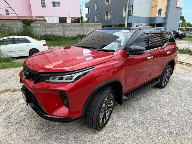 Toyota Fortuner 2023 2.4 Legender Utility-car ดีเซล เกียร์อัตโนมัติ แดง รูปที่ 2
