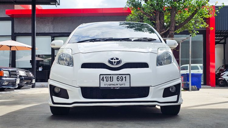 Toyota Yaris 2013 1.5 G Sedan เบนซิน ไม่ติดแก๊ส เกียร์อัตโนมัติ ขาว รูปที่ 2