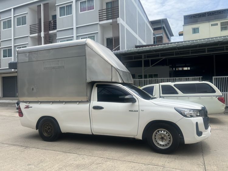 รถ Toyota Hilux Revo 2.4 J Plus สี ขาว