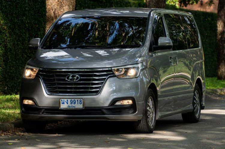 Hyundai H-1  2018 2.5 Maesto Deluxe Van ดีเซล ไม่ติดแก๊ส เกียร์อัตโนมัติ เงิน