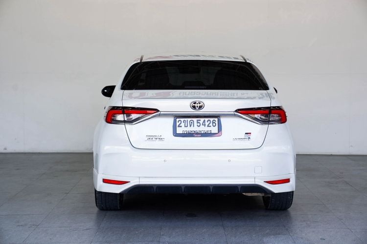 Toyota Altis 2022 1.8 Hybrid GR Sport Sedan ปลั๊กอินไฮบริด (PHEV) ไม่ติดแก๊ส เกียร์อัตโนมัติ ขาว รูปที่ 3