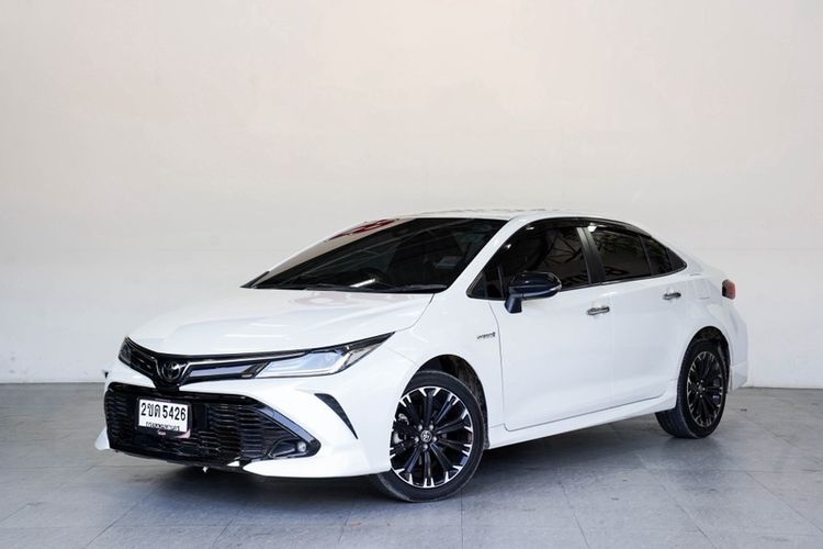 Toyota Altis 2022 1.8 Hybrid GR Sport Sedan ปลั๊กอินไฮบริด (PHEV) ไม่ติดแก๊ส เกียร์อัตโนมัติ ขาว รูปที่ 2